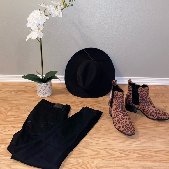 Leopard 🐆 Brown Boots 👢 - Picture 5 of 7